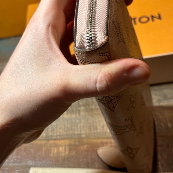 Louis Vuitton Long Zippy Wallet Mahina - Picture 3 of 12